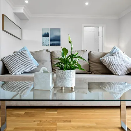 Stunning Flat On King'S Road, Chelsea With Balcony Apartment